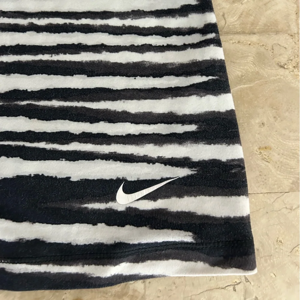 Nike Dri fit‎ racer back slim fit athletic running tank top women’s size S